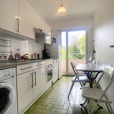 A 2 Pas Des Plages Du Midi, Terrasse, 252l-bou